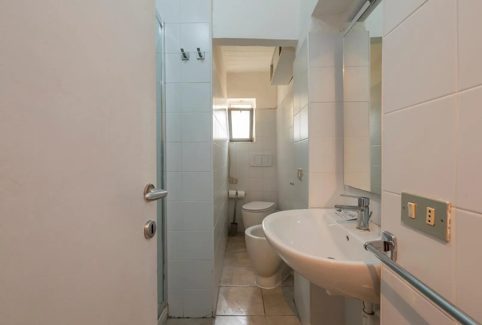 YouHosty - Panfilo Castaldi 26 Milano Italia